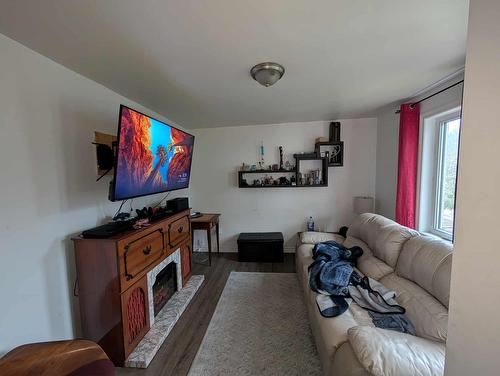 Salon - 1340  - 1342 Rue Eurêka, Québec (La Haute-Saint-Charles), QC - Indoor With Fireplace