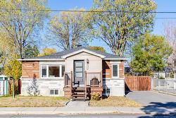 2227 Rue La Salle  Longueuil (Le Vieux-Longueuil), QC J4K 3J7