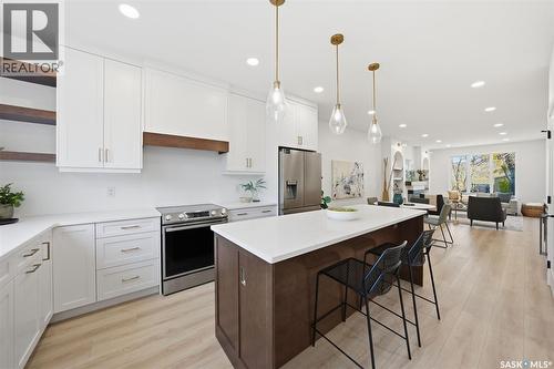 1914 Herman Avenue, Saskatoon, SK - Indoor Photo Showing Kitchen With Upgraded Kitchen