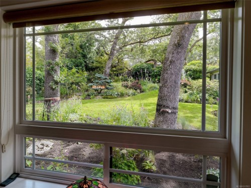 3215 Henderson Rd, Oak Bay, BC 