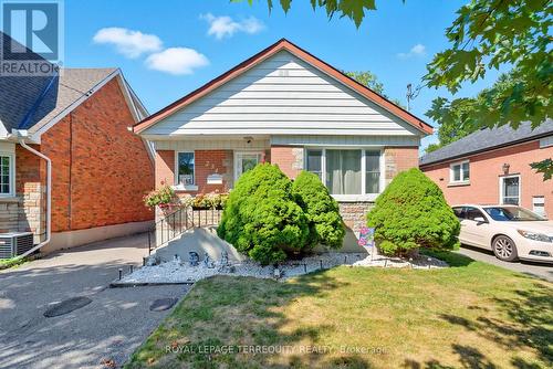 254 CADILLAC AVENUE S  Oshawa, ON L1H 5Z7
