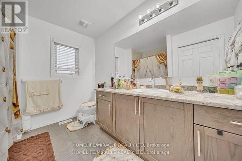 421 Freure Drive, Cambridge, ON - Indoor Photo Showing Bathroom