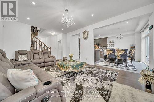 421 Freure Drive, Cambridge, ON - Indoor Photo Showing Living Room