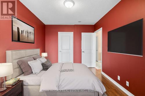 1616 - 9235 Jane Street, Vaughan, ON - Indoor Photo Showing Bedroom
