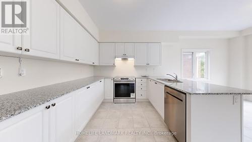 119 Hawkins Street, Georgina, ON - Indoor Photo Showing Kitchen With Upgraded Kitchen