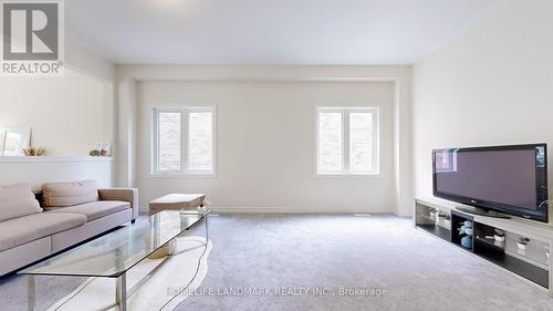 119 Hawkins Street, Georgina, ON - Indoor Photo Showing Living Room