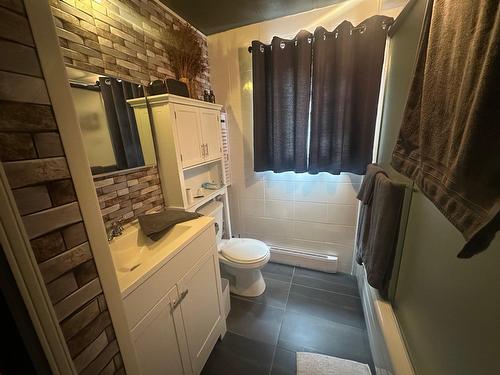 Salle de bains - 112 Av. De La Rivière, Fossambault-Sur-Le-Lac, QC - Indoor Photo Showing Bathroom