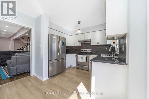 638 Madame Street, Mississauga, ON - Indoor Photo Showing Kitchen