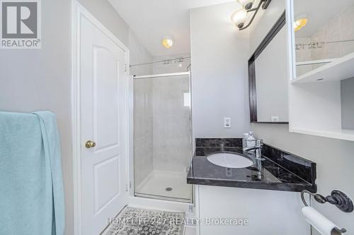 638 Madame Street, Mississauga, ON - Indoor Photo Showing Bathroom