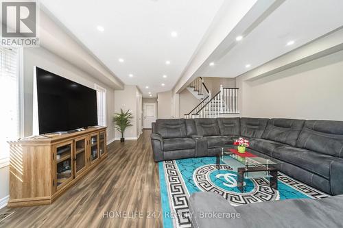 638 Madame Street, Mississauga, ON - Indoor Photo Showing Living Room
