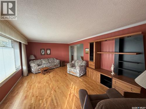 507 7Th Avenue E, Assiniboia, SK - Indoor Photo Showing Bedroom