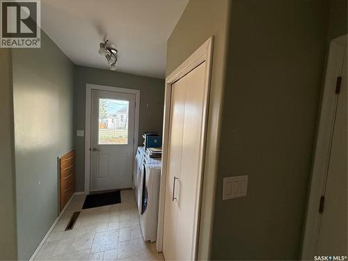 507 7Th Avenue E, Assiniboia, SK - Indoor