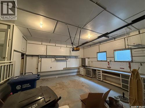 507 7Th Avenue E, Assiniboia, SK - Indoor Photo Showing Garage