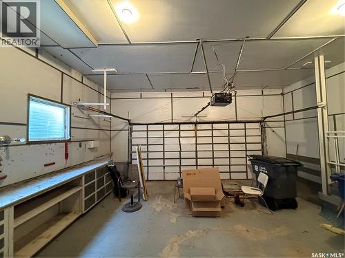 507 7Th Avenue E, Assiniboia, SK - Indoor Photo Showing Garage