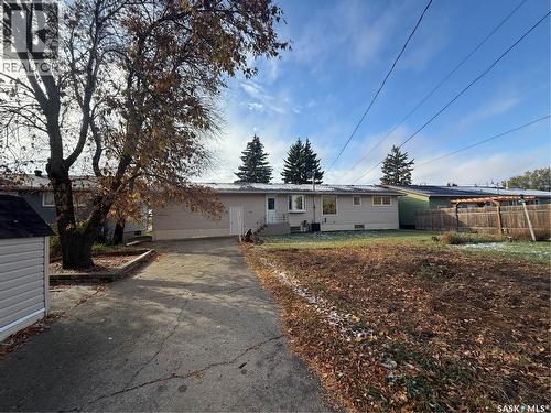 507 7Th Avenue E, Assiniboia, SK - Outdoor