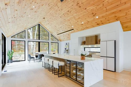 Cuisine - 11351 Ch. De La Rivière-Du-Nord, Mirabel, QC - Indoor Photo Showing Kitchen