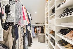 Walk-in closet - 