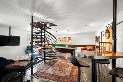 Salle familiale - 1946 Ch. De Deauville, Sainte-Adèle, QC - Indoor