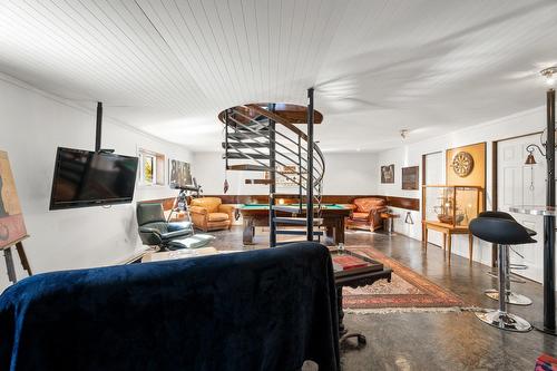 Salle familiale - 1946 Ch. De Deauville, Sainte-Adèle, QC - Indoor