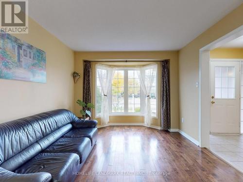 5919 Osprey Boulevard, Mississauga, ON - Indoor Photo Showing Living Room
