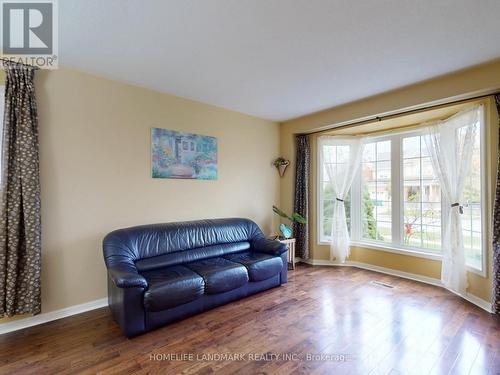 5919 Osprey Boulevard, Mississauga, ON - Indoor Photo Showing Living Room