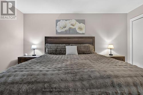328 Burnett Avenue, Cambridge, ON - Indoor Photo Showing Bedroom
