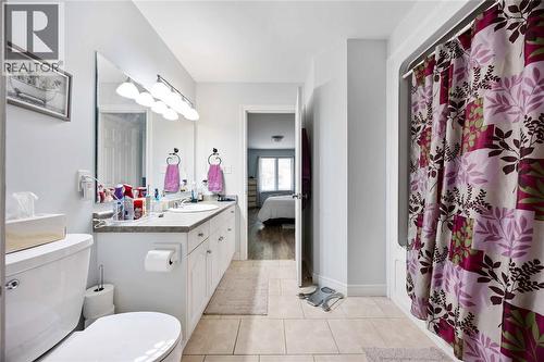 450 Beresford Street, St Clair, ON - Indoor Photo Showing Bathroom