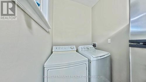 25 Spadina Avenue, Hamilton, ON - Indoor Photo Showing Laundry Room