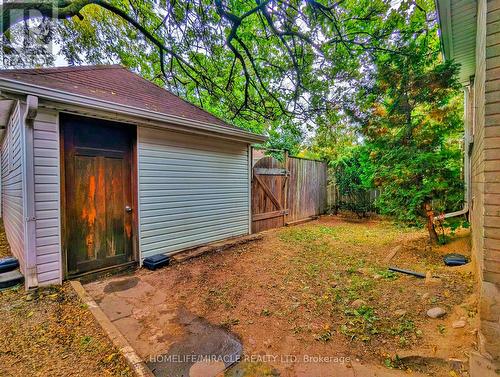 25 Spadina Avenue, Hamilton, ON - Outdoor