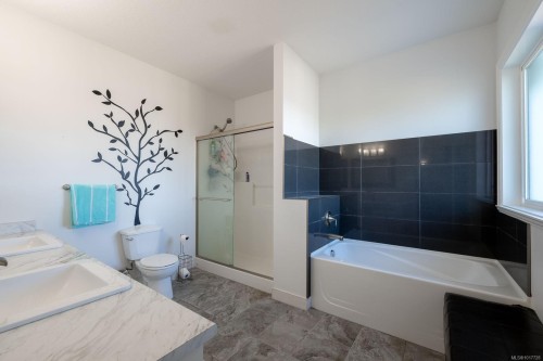 2204 Belwood Rd, Nanaimo, BC 