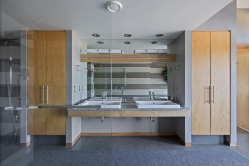 7939 Lenwood Rd, Merville, BC 