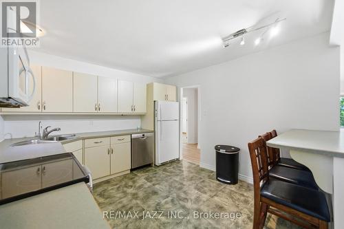 1708 Redwood Drive, Peterborough (Monaghan Ward 2), ON - Indoor Photo Showing Kitchen With Double Sink