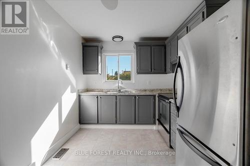 78 - 971 Adelaide Street S, London South (South Y), ON - Indoor Photo Showing Kitchen