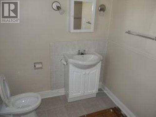 366 Crowland Avenue, Welland (Lincoln/Crowland), ON - Indoor Photo Showing Bathroom