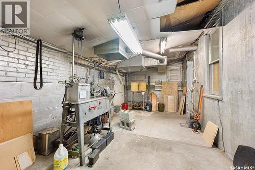 1200 Victoria Avenue, Regina, SK - Indoor