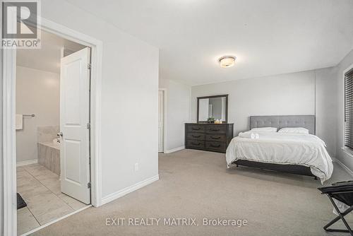 554 Jackdaw Avenue, Ottawa, ON - Indoor Photo Showing Bedroom