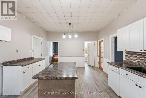 570 20 Side Road, Brockton, ON - Indoor Photo Showing Kitchen