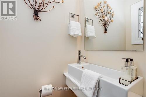 139 Goulburn Avenue, Ottawa, ON - Indoor Photo Showing Bathroom