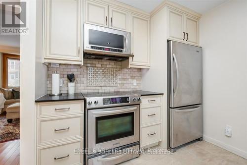 139 Goulburn Avenue, Ottawa, ON - Indoor Photo Showing Kitchen