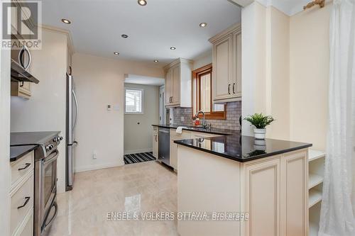 139 Goulburn Avenue, Ottawa, ON - Indoor Photo Showing Kitchen With Upgraded Kitchen