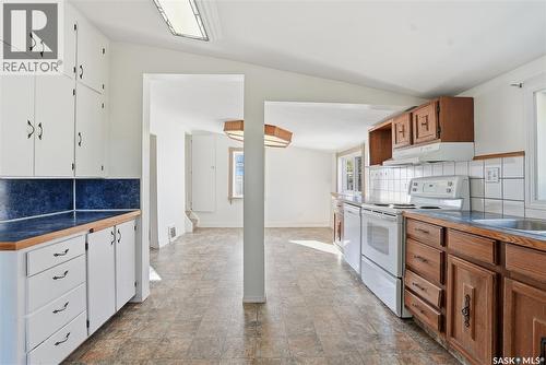450 Charles Street, Asquith, SK - Indoor Photo Showing Kitchen