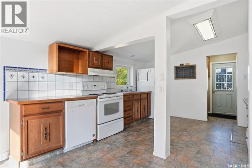 450 Charles Street, Asquith, SK - Indoor Photo Showing Kitchen