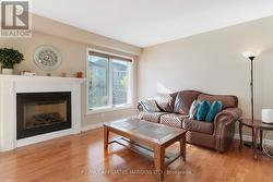 Living room with fireplace - 