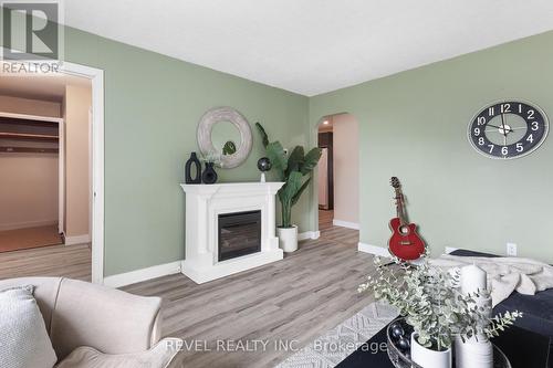 20 Division Street, Kawartha Lakes (Lindsay), ON - Indoor With Fireplace