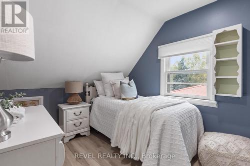 20 Division Street, Kawartha Lakes (Lindsay), ON - Indoor Photo Showing Bedroom