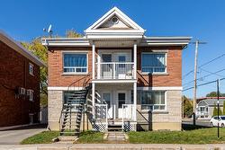 1529  - 1531 Rue Estelle-Mouton  Longueuil (Le Vieux-Longueuil), QC J4P 3J9