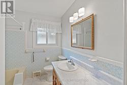 Bathroom on the main floor - 
