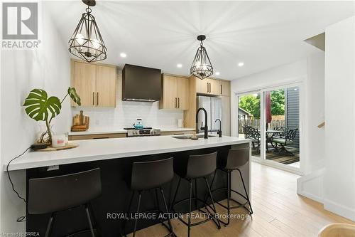 37 Barnes Avenue, Brantford, ON - Indoor Photo Showing Kitchen With Upgraded Kitchen