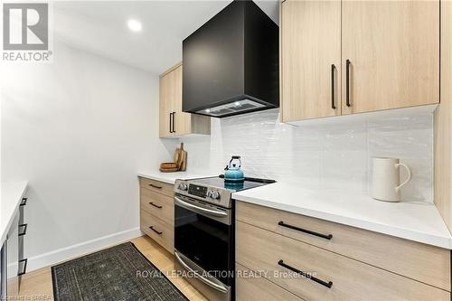 37 Barnes Avenue, Brantford, ON - Indoor Photo Showing Kitchen With Upgraded Kitchen