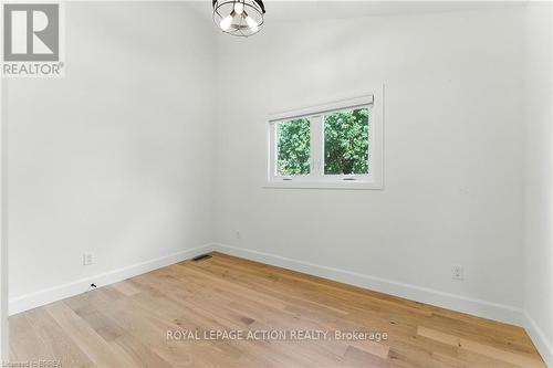 37 Barnes Avenue, Brantford, ON - Indoor Photo Showing Other Room